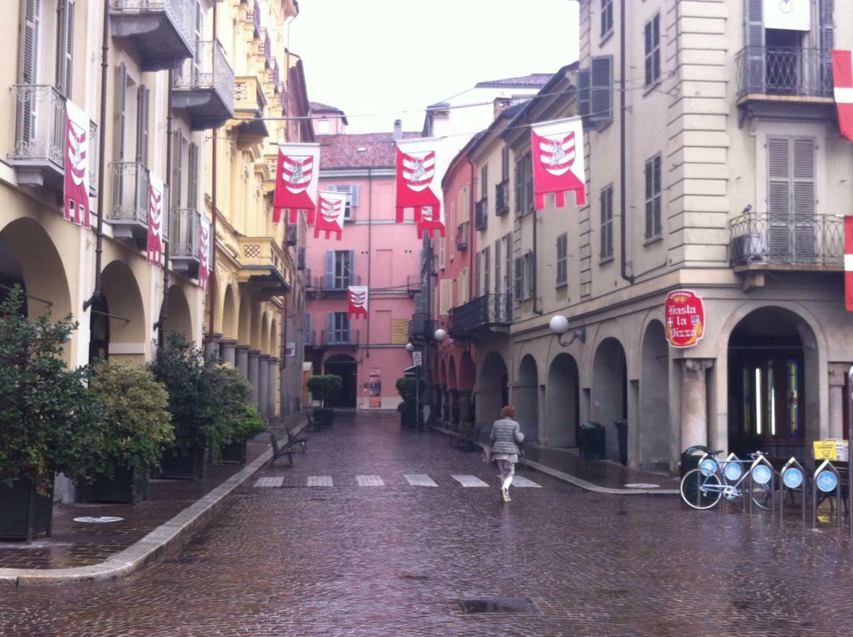 Appartamento In Centro Storico Асти Екстериор снимка